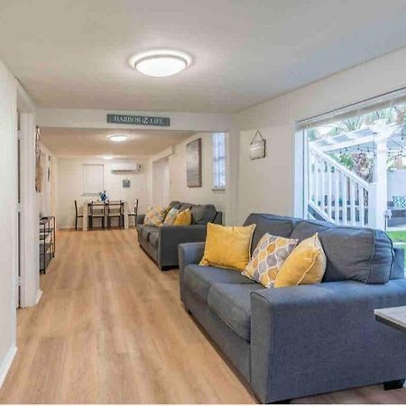 Lovely 2 Bedrooms, Steps Away From The Beach. Брейдентон Бийч Екстериор снимка