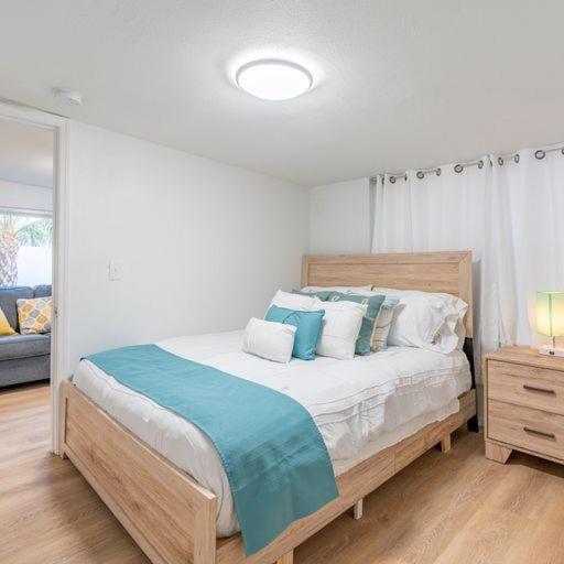 Lovely 2 Bedrooms, Steps Away From The Beach. Брейдентон Бийч Екстериор снимка