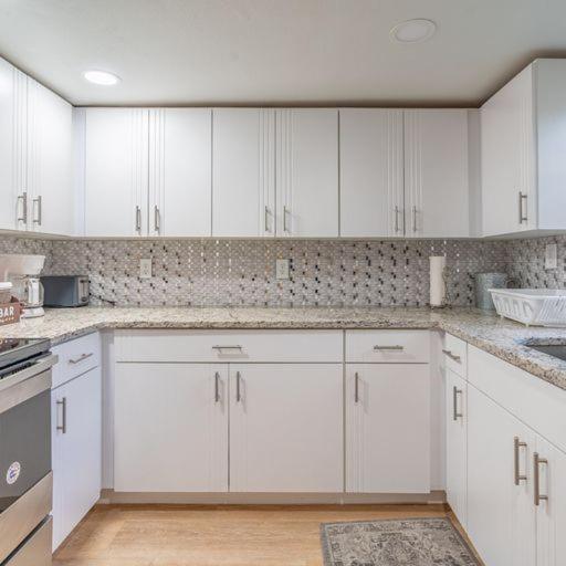 Lovely 2 Bedrooms, Steps Away From The Beach. Брейдентон Бийч Екстериор снимка