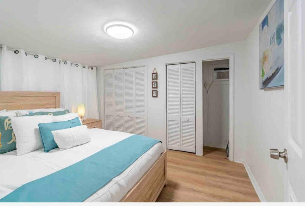 Lovely 2 Bedrooms, Steps Away From The Beach. Брейдентон Бийч Екстериор снимка
